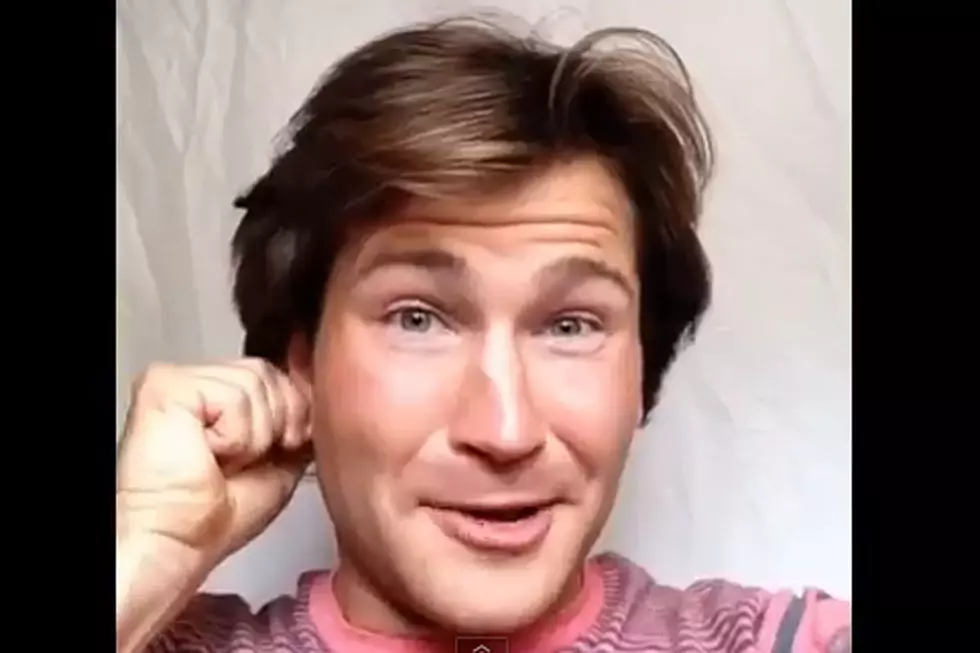 Robin Williams Look-Alike Does Perfect Robin Williams Impression